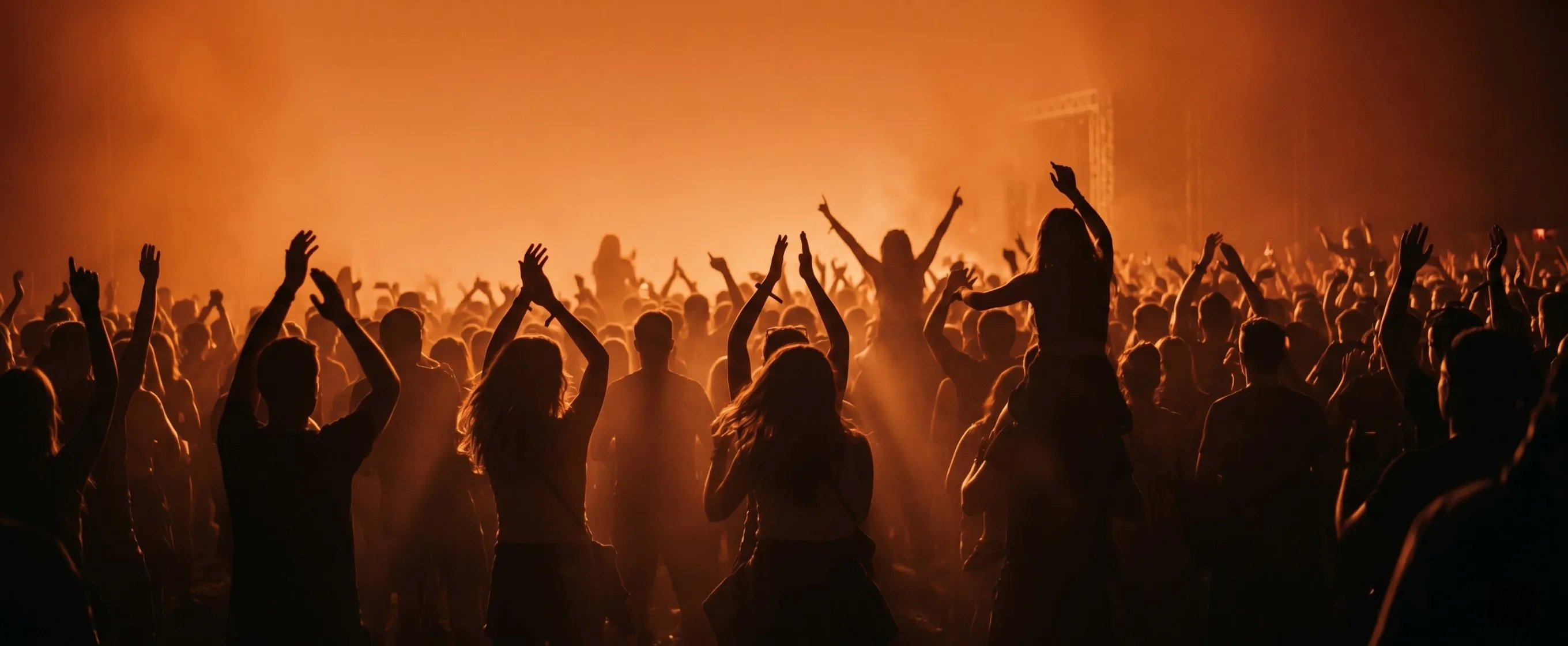 Wie laut ist ein Festival? So schützen Sie Ihr Gehör am Festivaltag